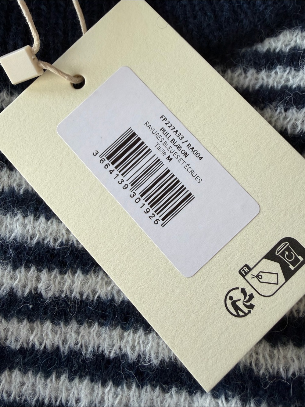 A1-22 Balzac Paris Sweater Vest Size M PULL BLASON RAYURES BLEU ET BLANC - Picture 7 of 10